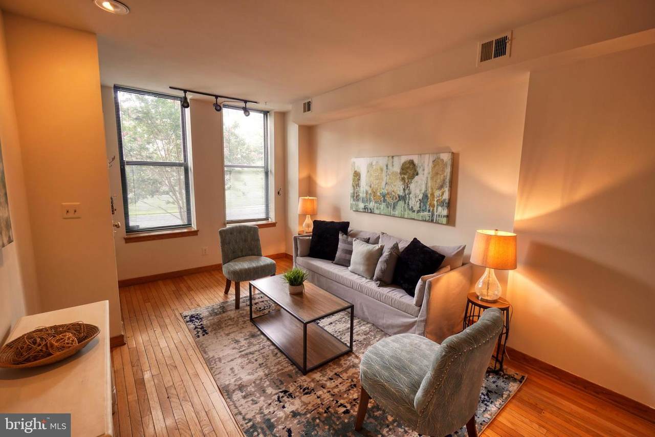 3 Washington Circle - Photo 1