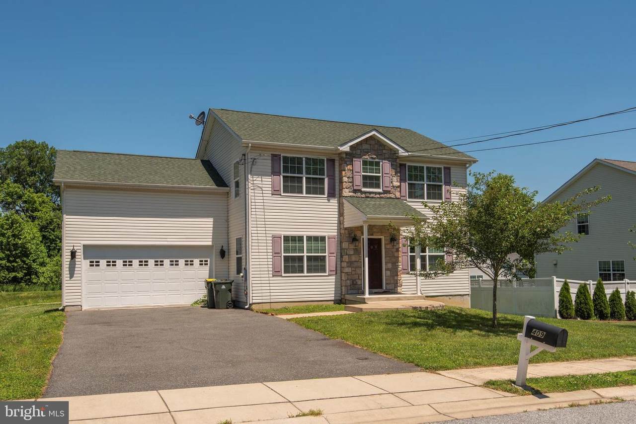 409 Woodlawn Avenue - Photo 1