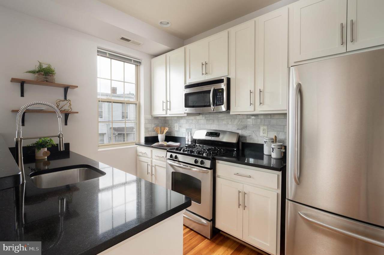 410 15TH Street - Photo 1