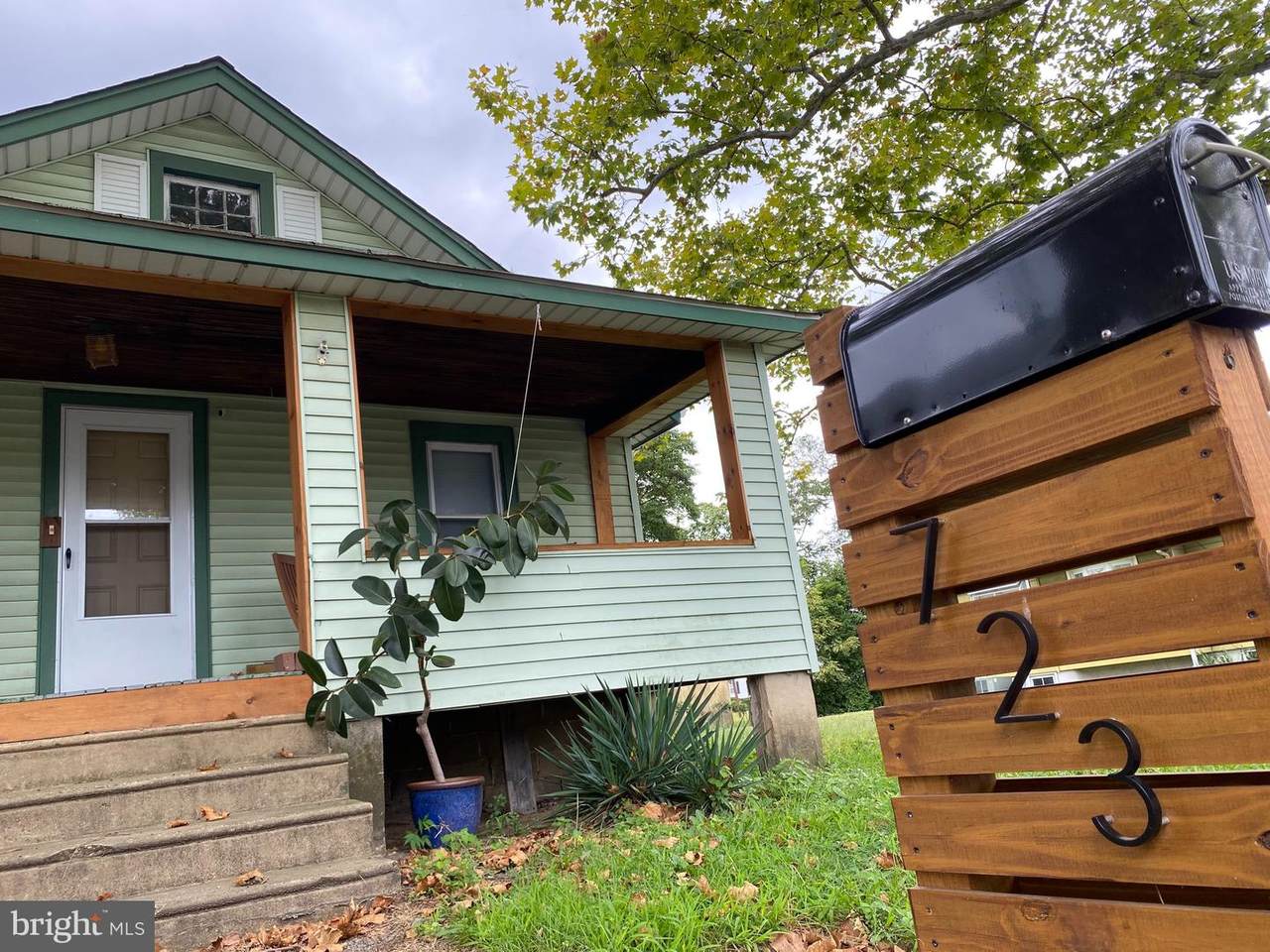 723 James Street - Photo 1