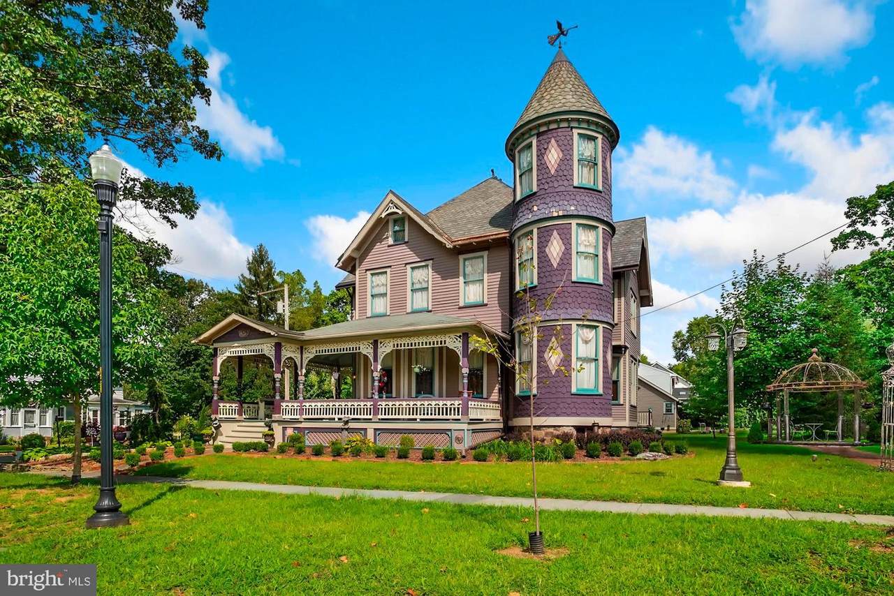 13 Mantua Avenue - Photo 1