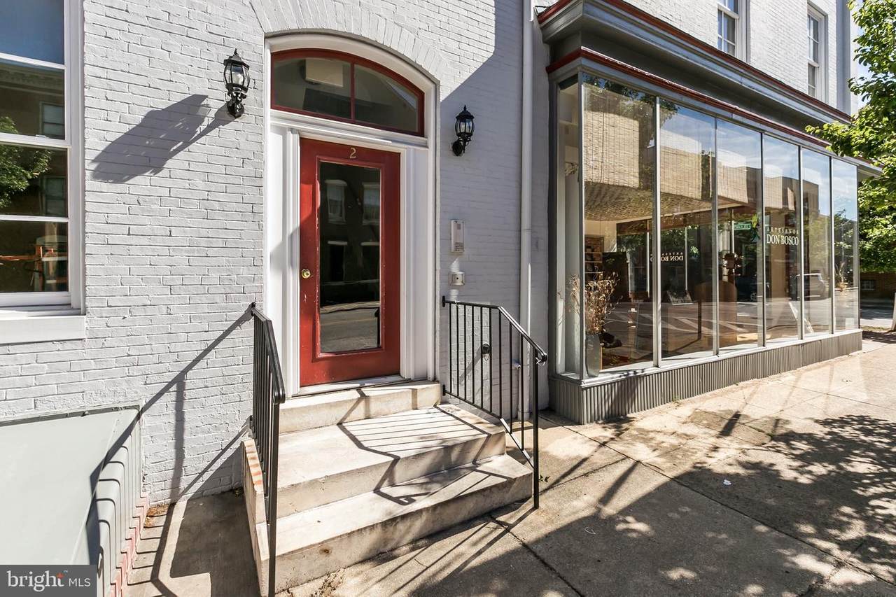828 Charles Street - Photo 1