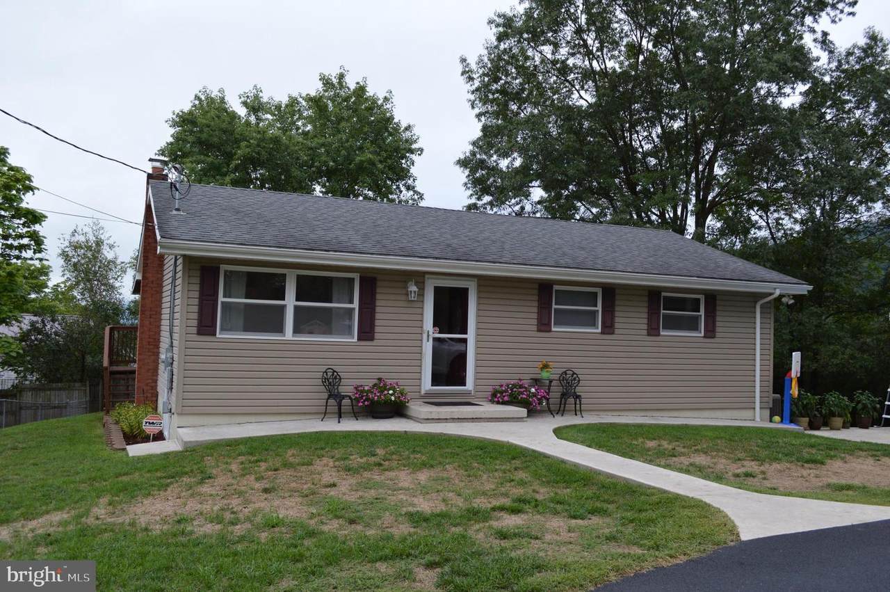 190 Hillsborough Terrace - Photo 1