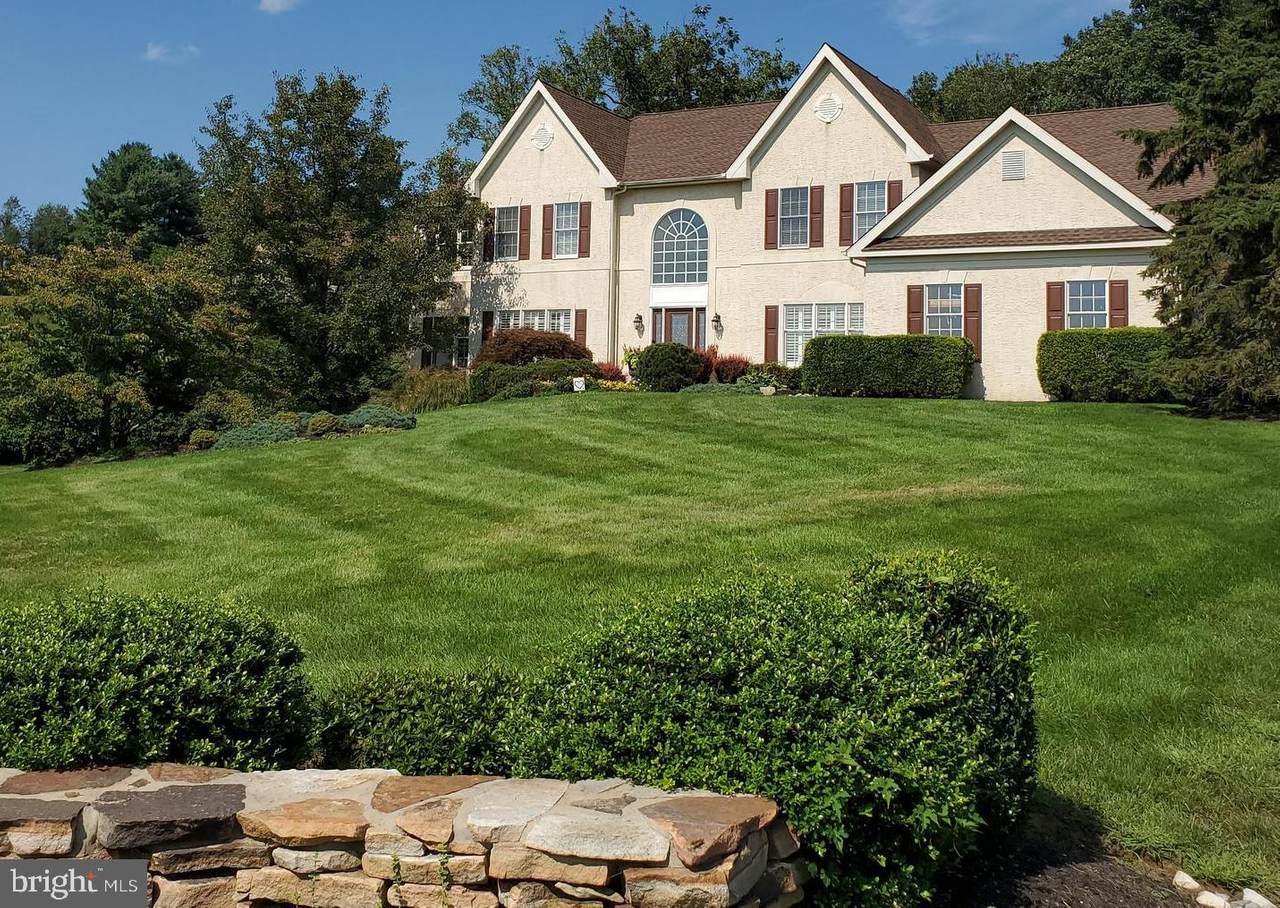 209 Ridge Crest Drive - Photo 1