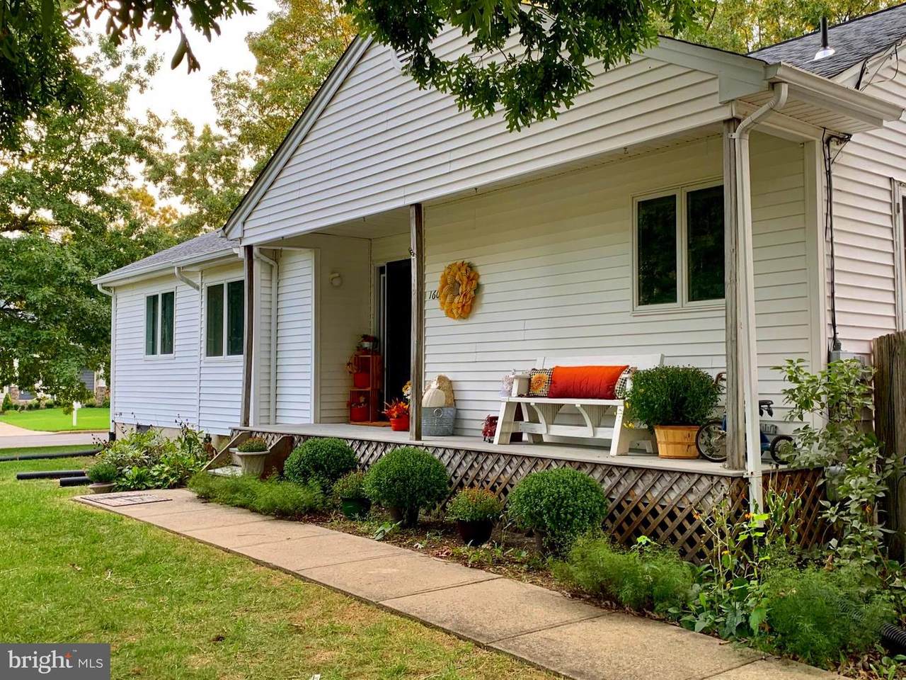 160 Bosun Avenue - Photo 1