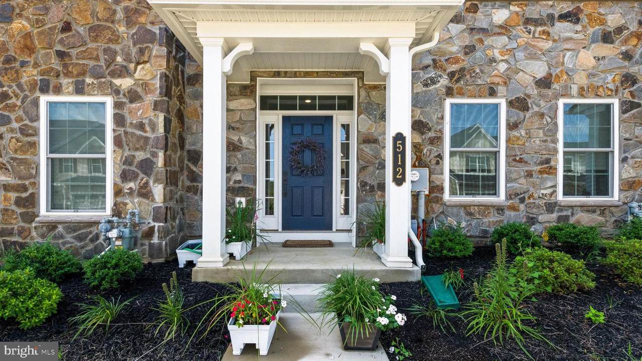 512 Cliff Lane - Photo 1