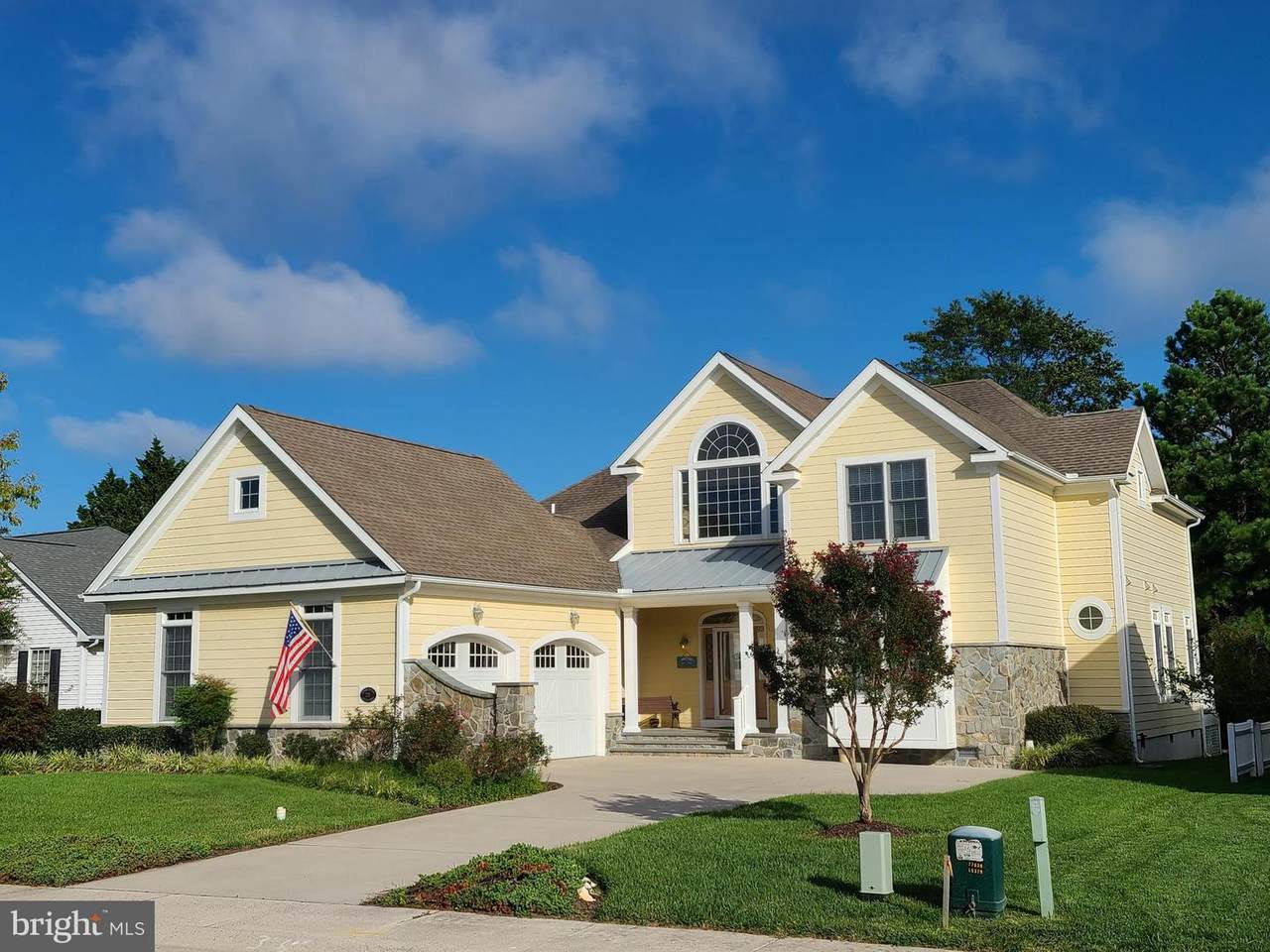 221 Marina Drive - Photo 1