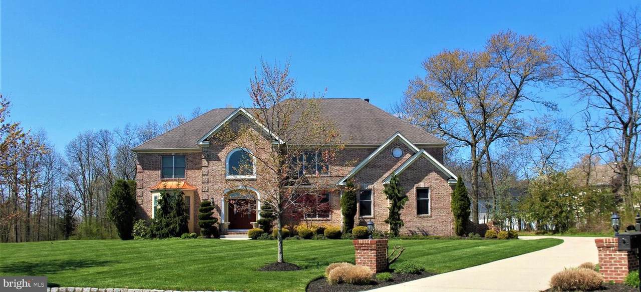 18 Tuxedo Court - Photo 1