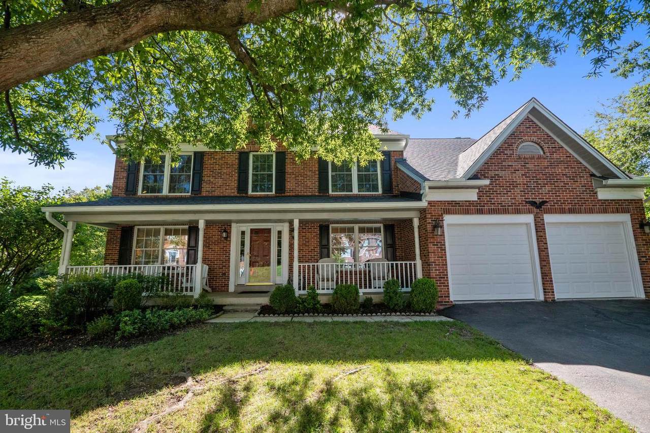 9007 Shadybrook Drive - Photo 1