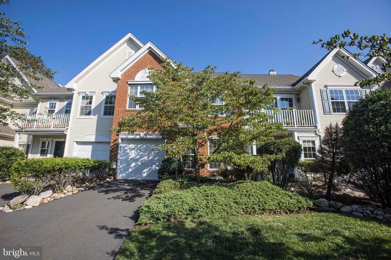 131 Treymore Court - Photo 1