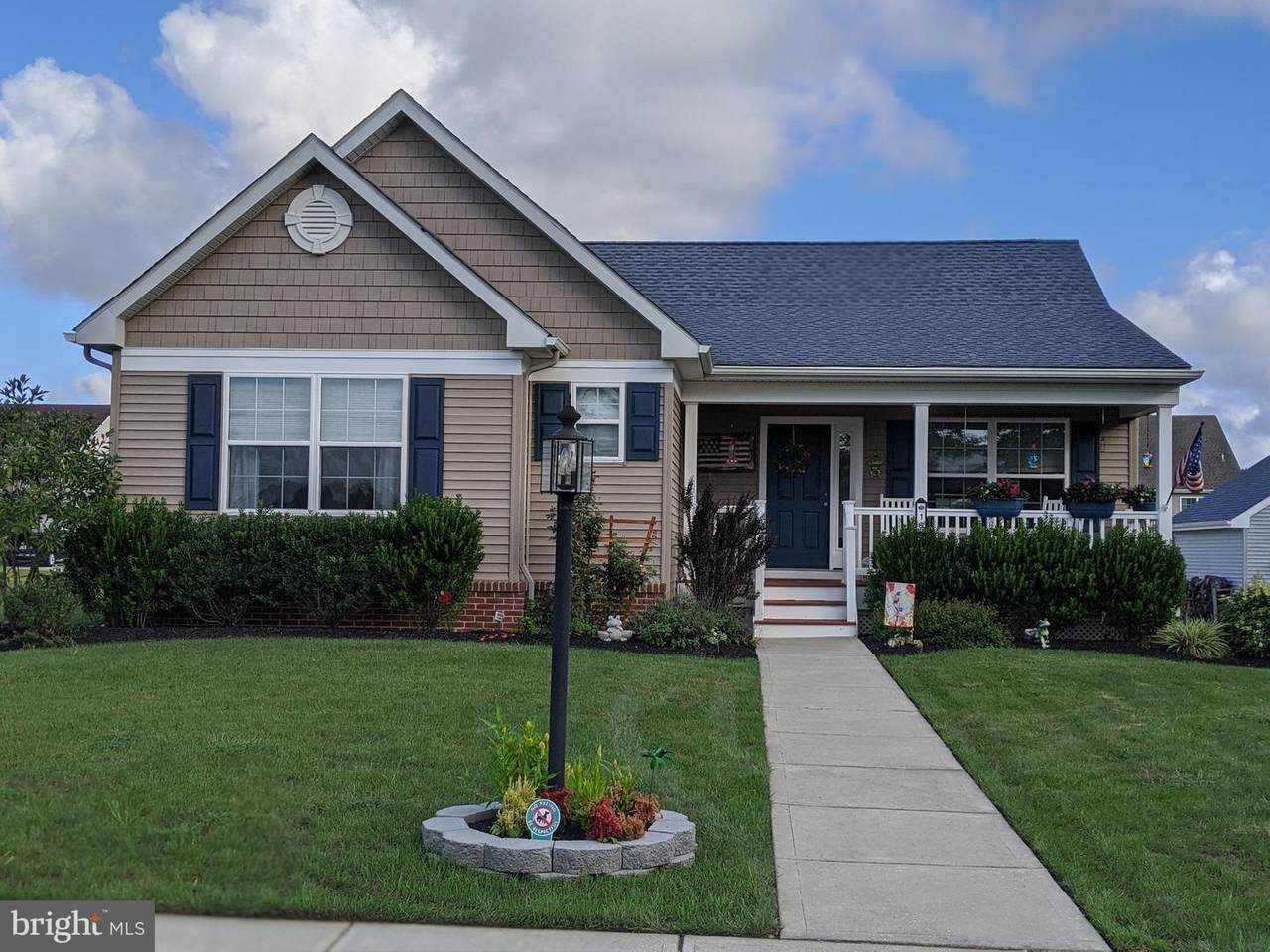 1604 London Avenue - Photo 1