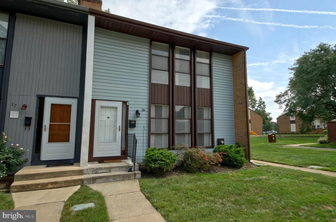 38 Twin Rivers Dr N - Photo 1