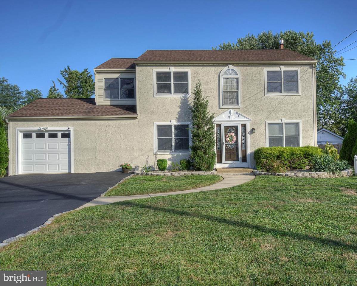 205 Summer Avenue - Photo 1