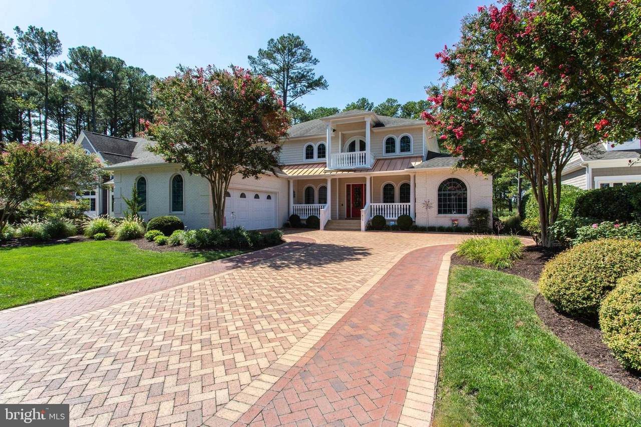 415 Bluewater Court - Photo 1