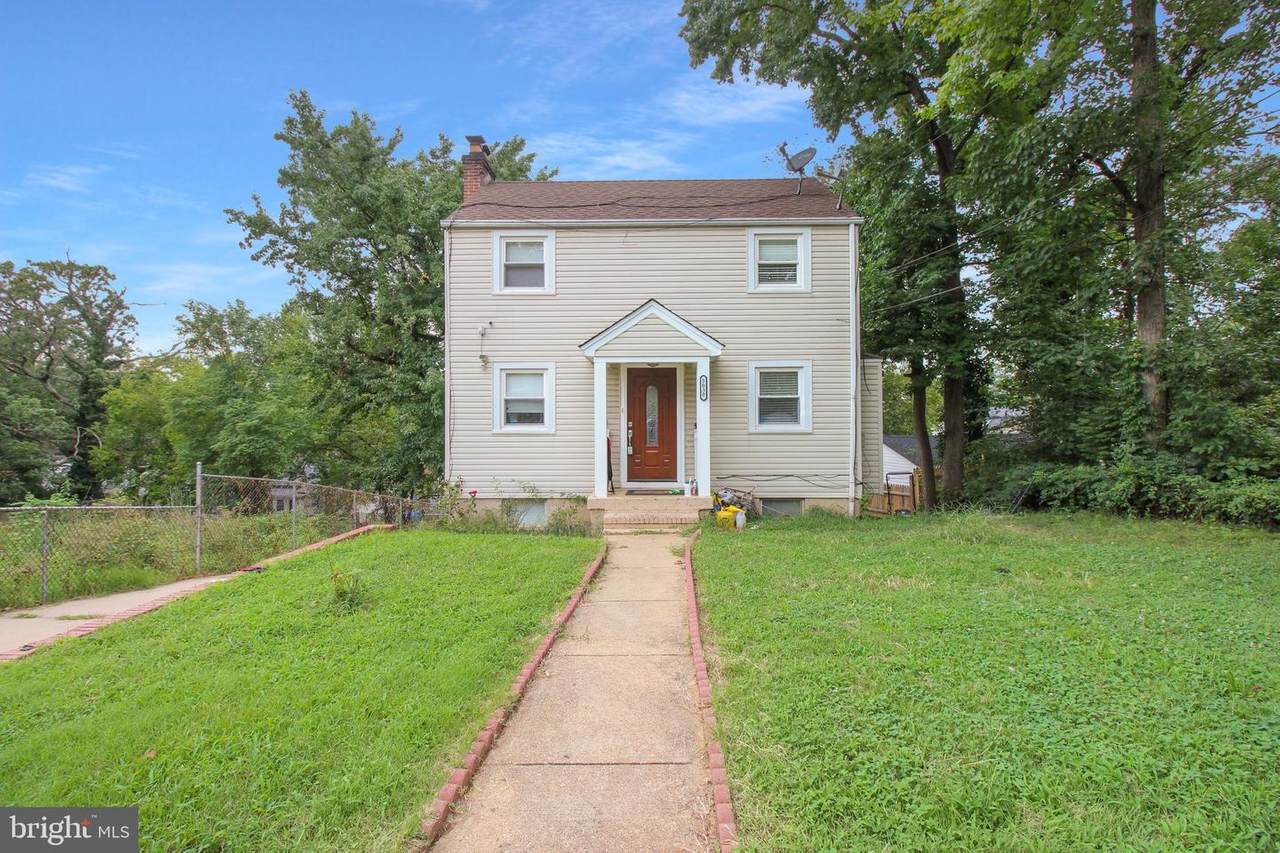 5030 55TH Avenue - Photo 1