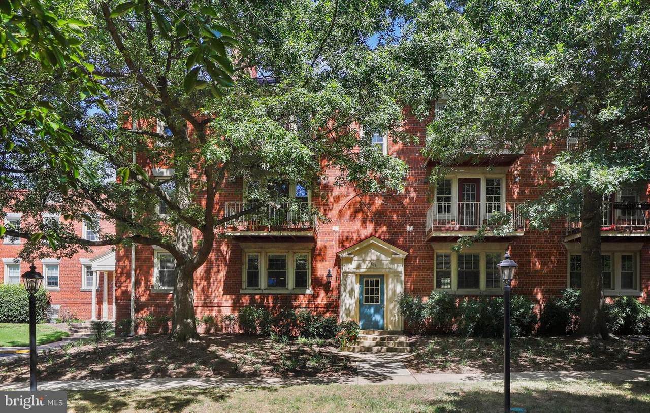 1407 Abingdon Drive - Photo 1