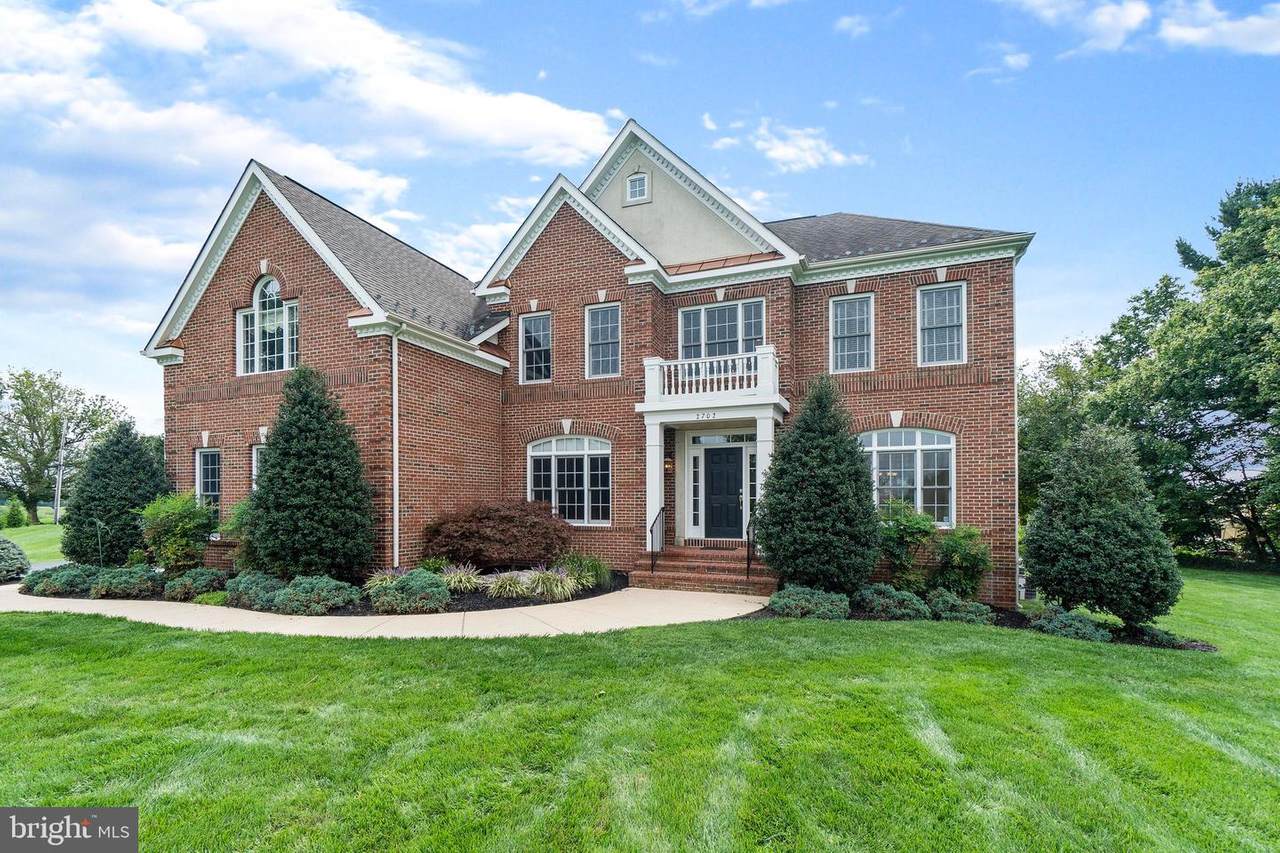 2702 Farmview Drive - Photo 1