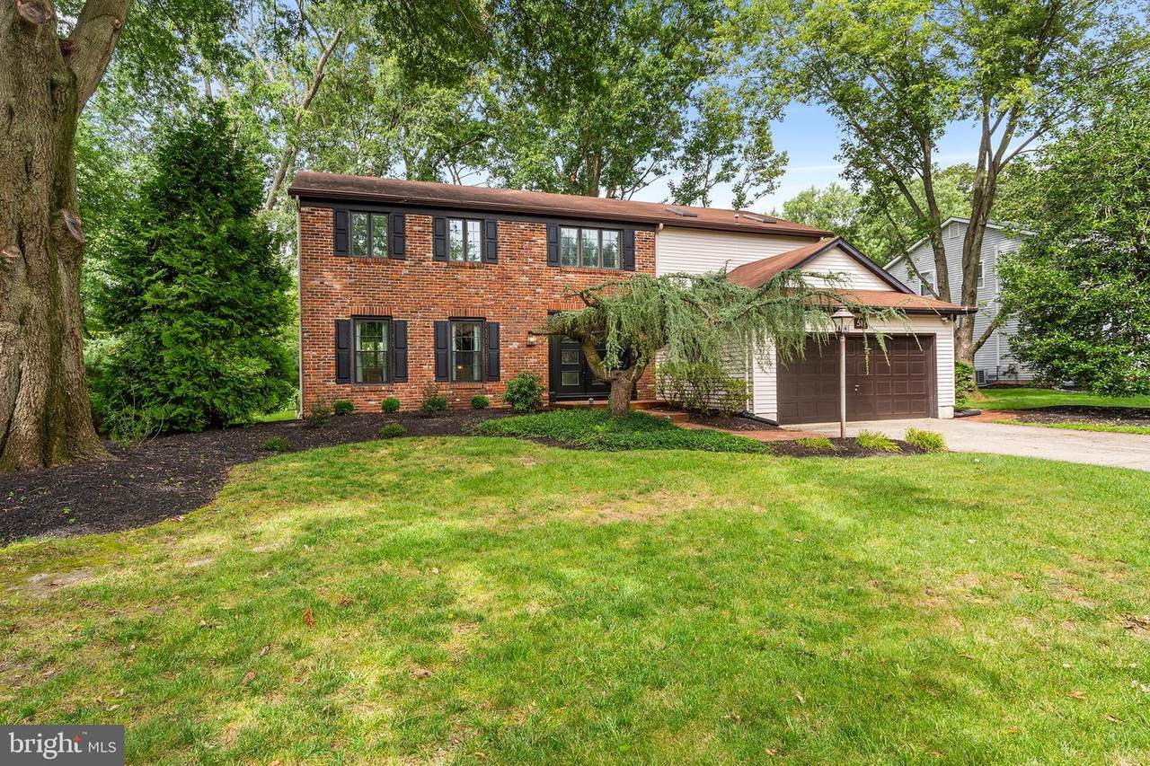 517 Country Club Drive - Photo 1