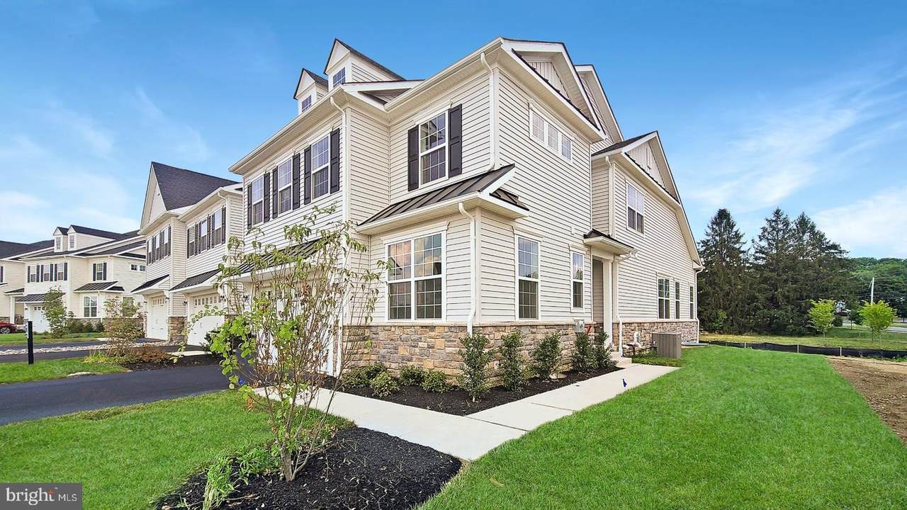 431 Lee Place - Photo 1