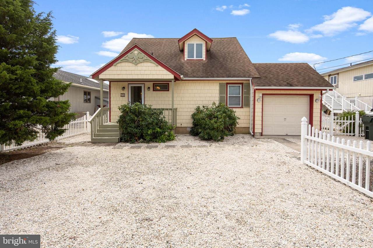 60 Edgewater Drive - Photo 1