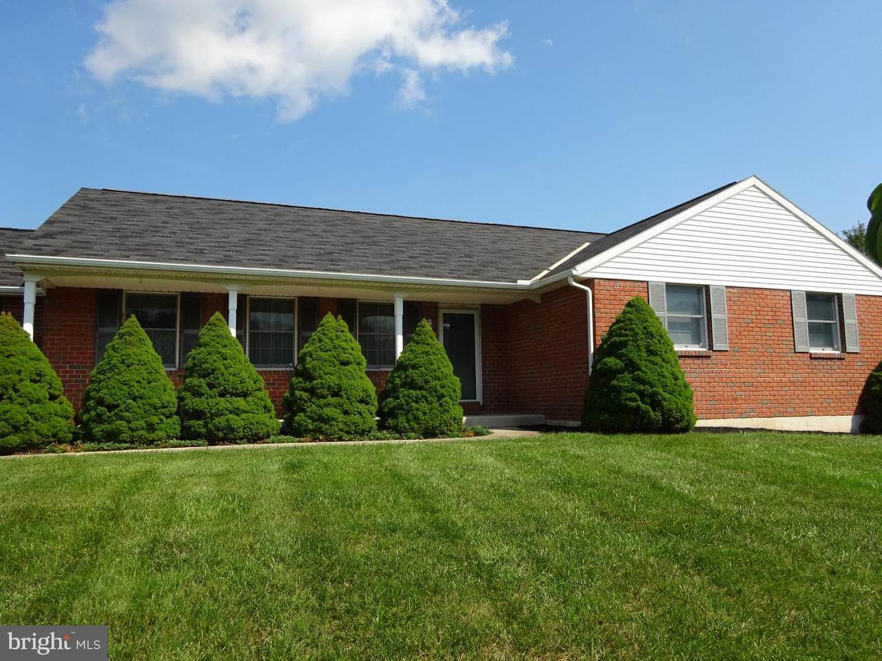 2572 Crabapple Court - Photo 1