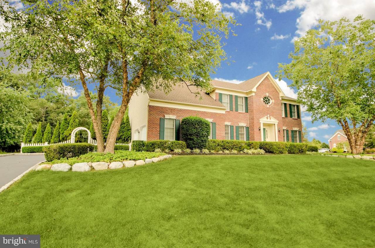 25 Pickering Drive - Photo 1