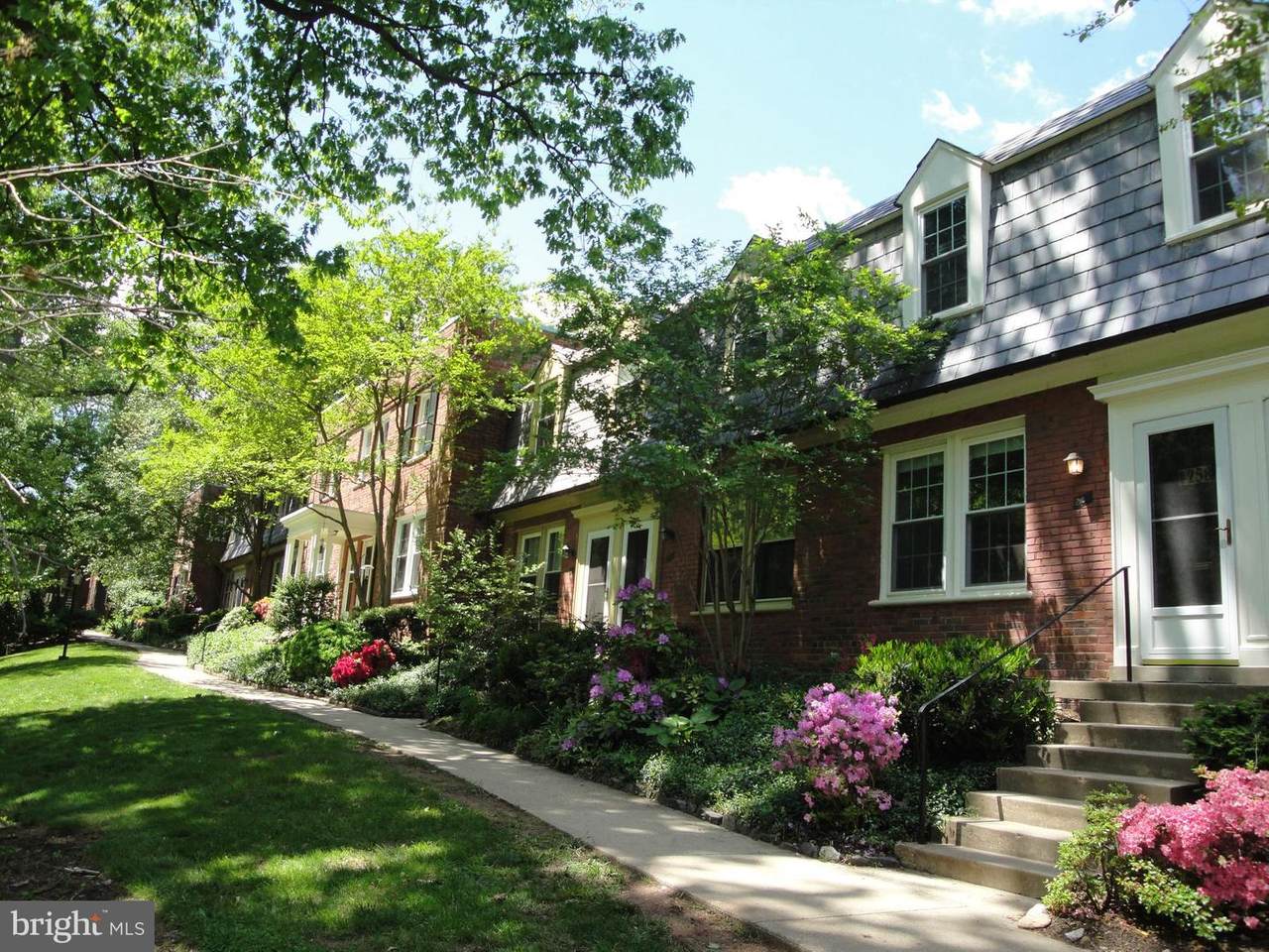 1415 Barton Street - Photo 1
