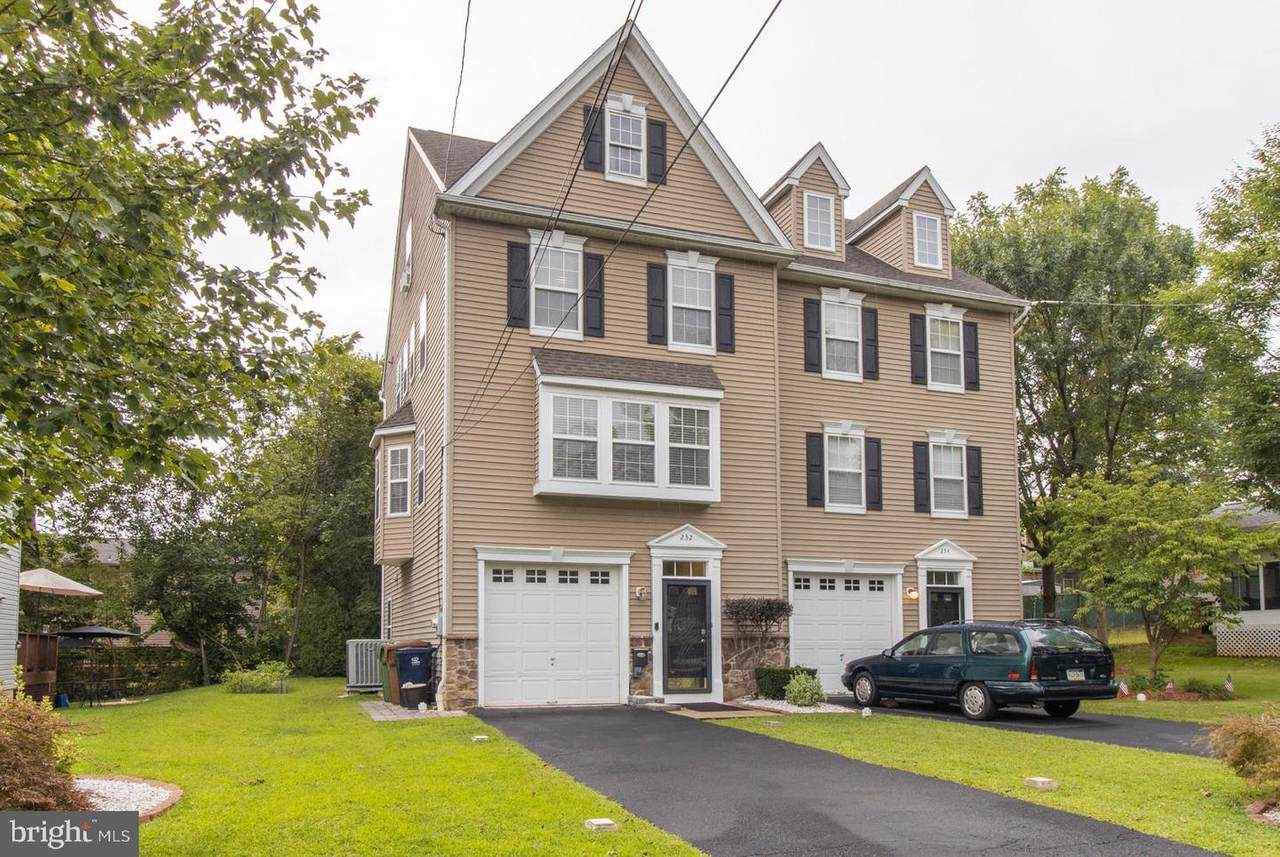 232 Chelsea Avenue - Photo 1