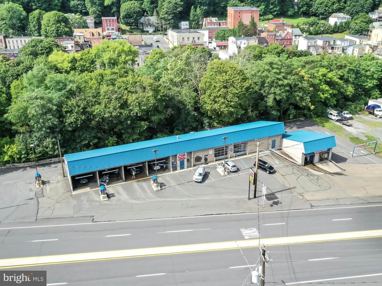 411 Claude A Lord Boulevard - Photo 1