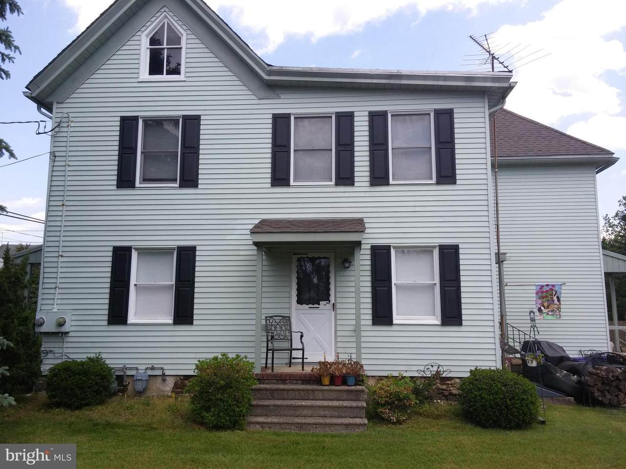 1119 Almond Road - Photo 1