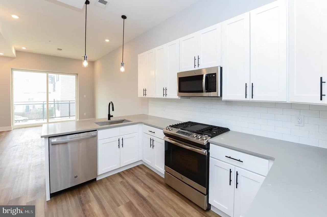 910 17TH Street - Photo 1
