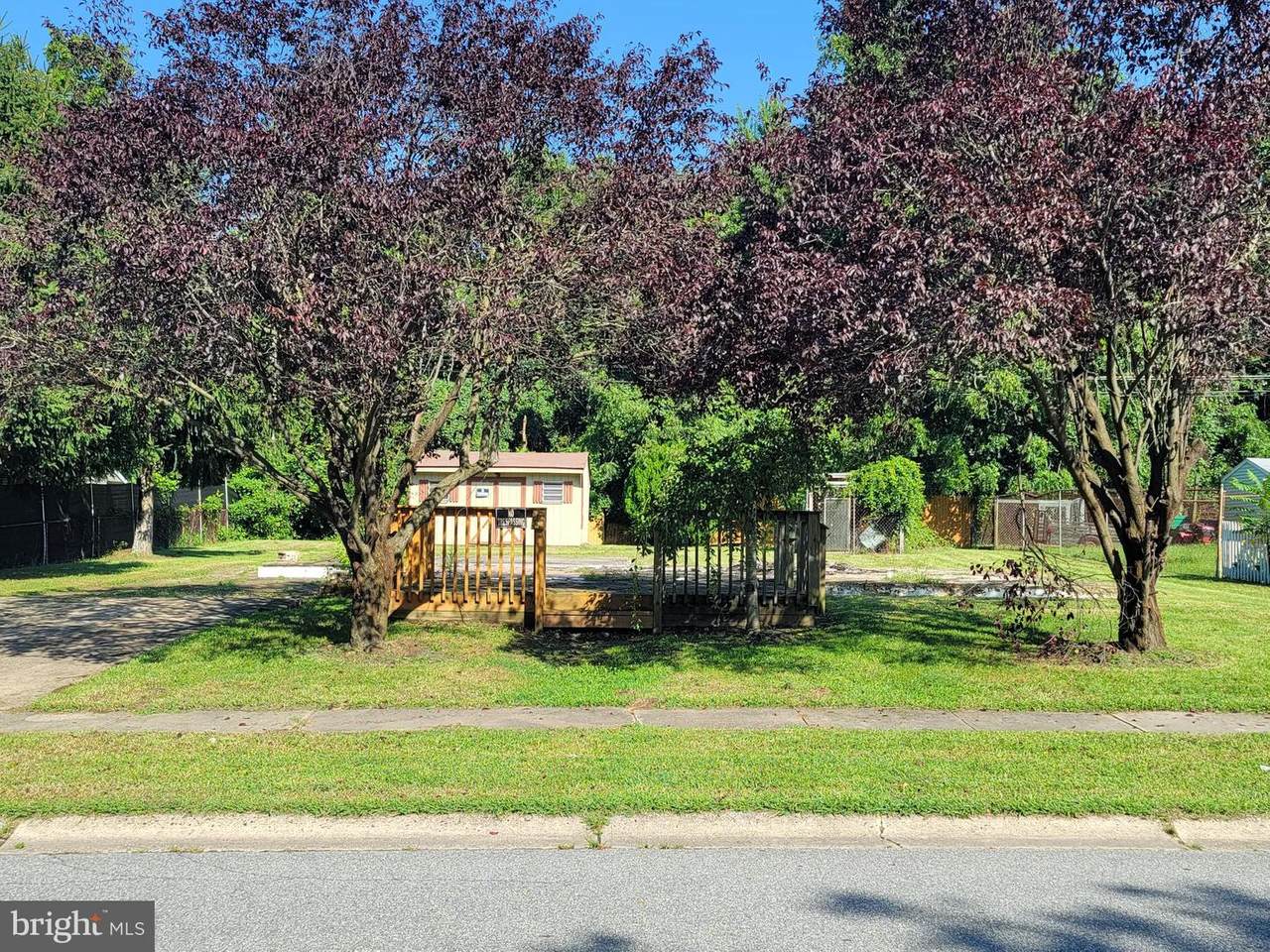185 Governors Boulevard - Photo 1