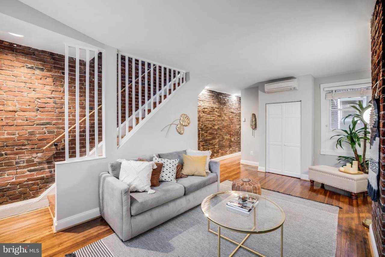 1241 Linden Place - Photo 1