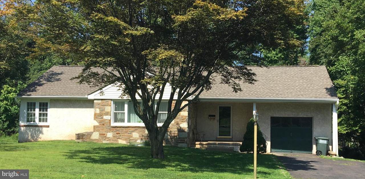 916 Maple Drive - Photo 1