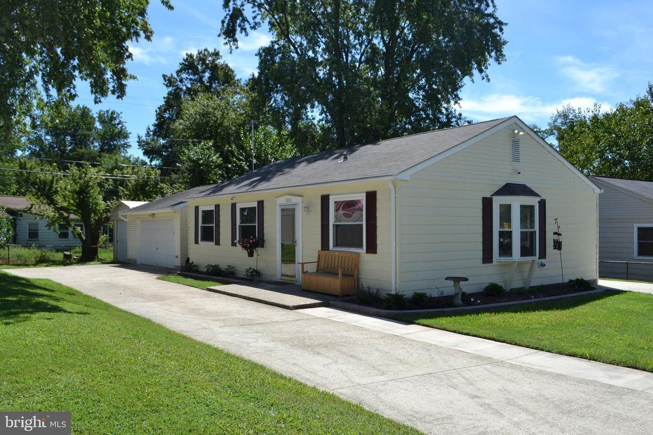 1515 Ingalls Road - Photo 1