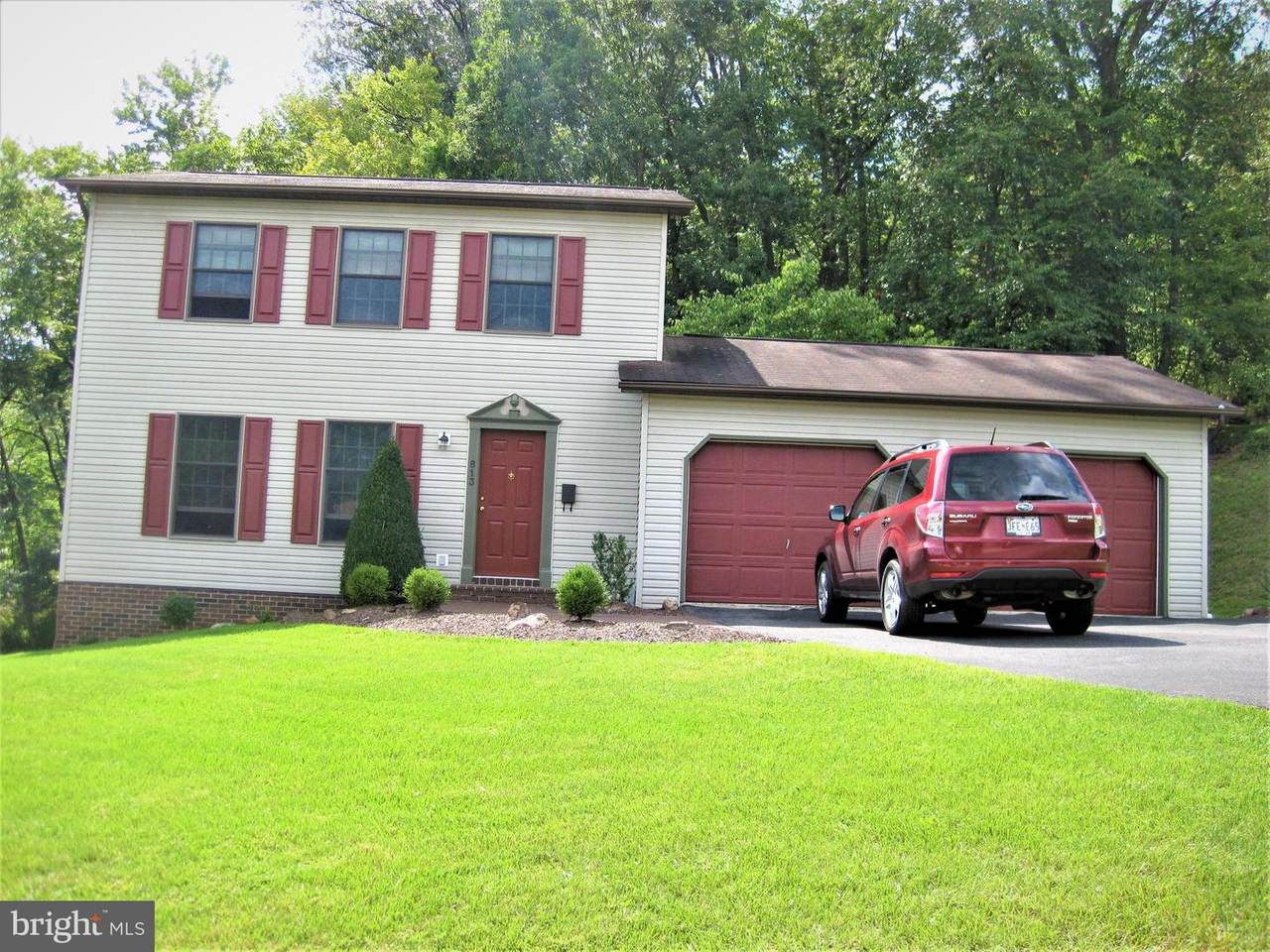 813 Highland Avenue - Photo 1