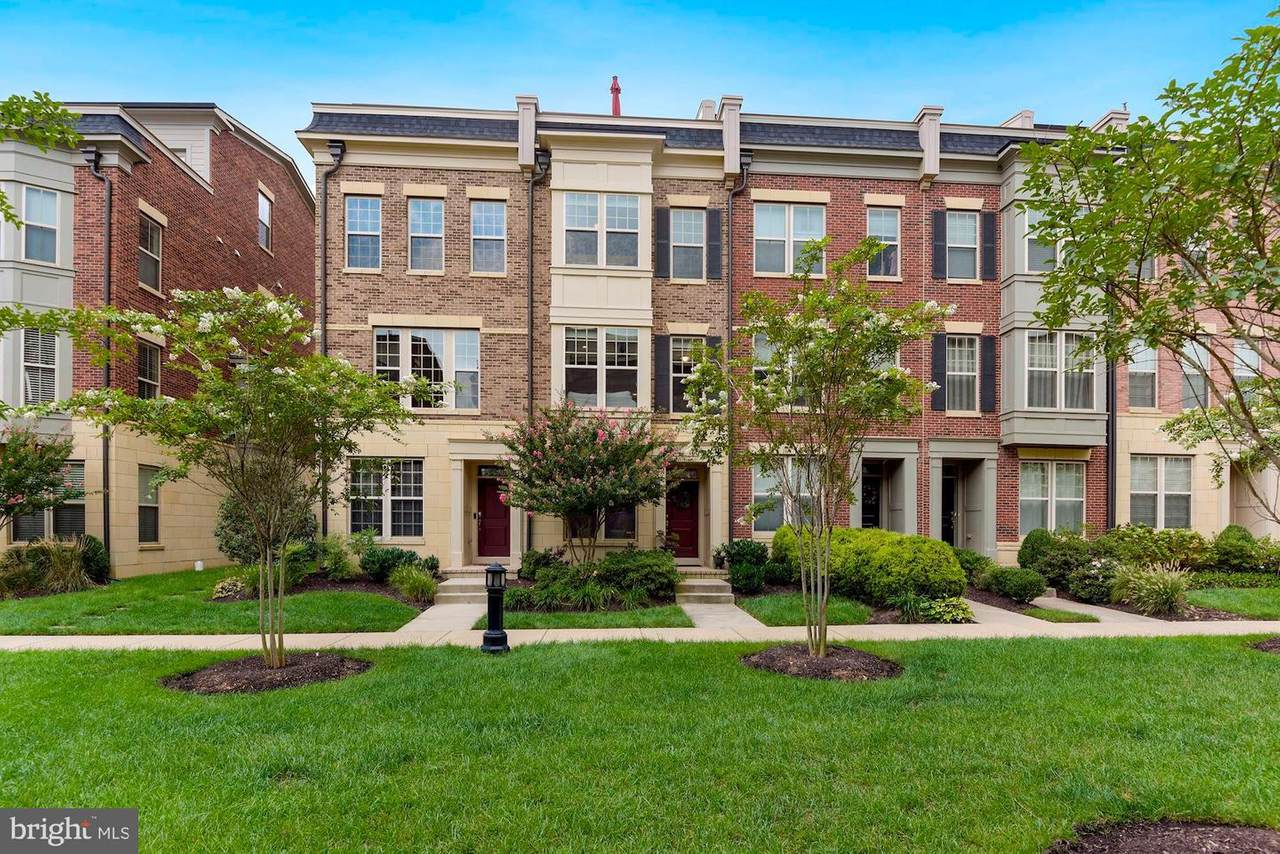 862 Regents Square - Photo 1
