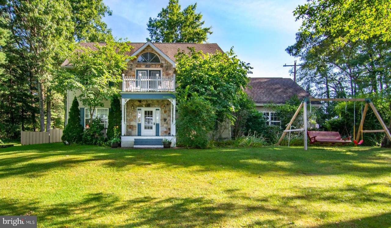 629 Seneca Avenue - Photo 1
