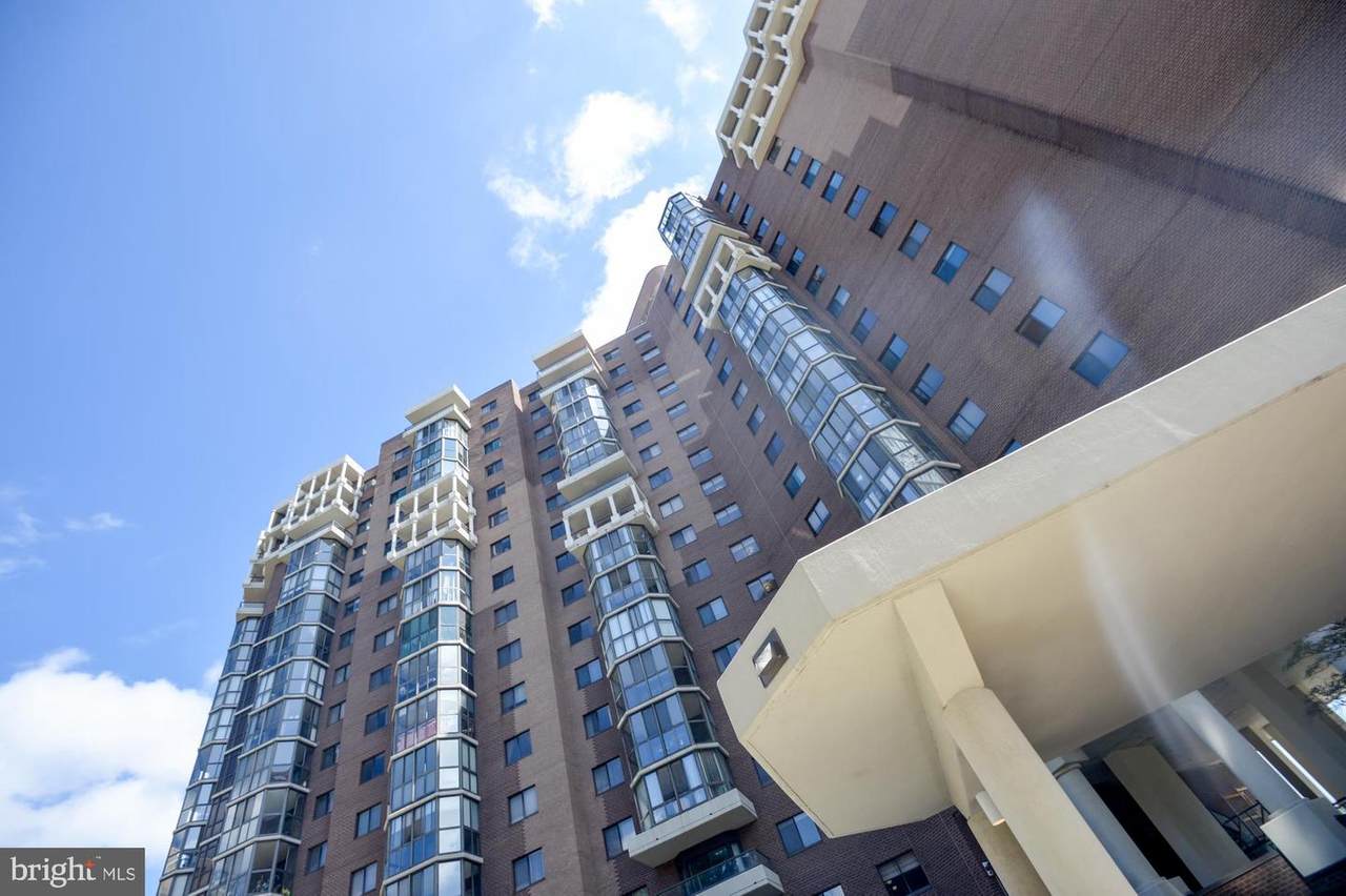 1600 Oak Street - Photo 1