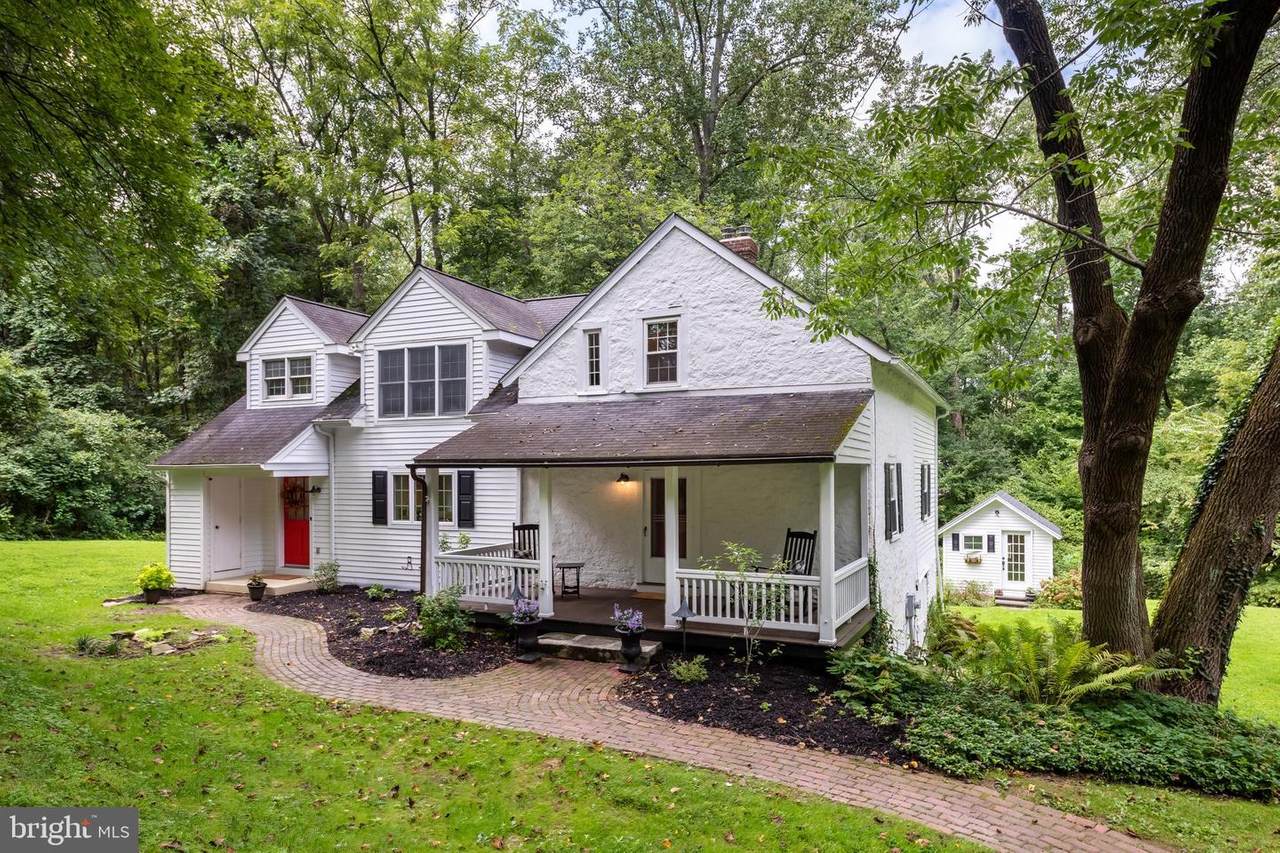 240 Highland Lane - Photo 1