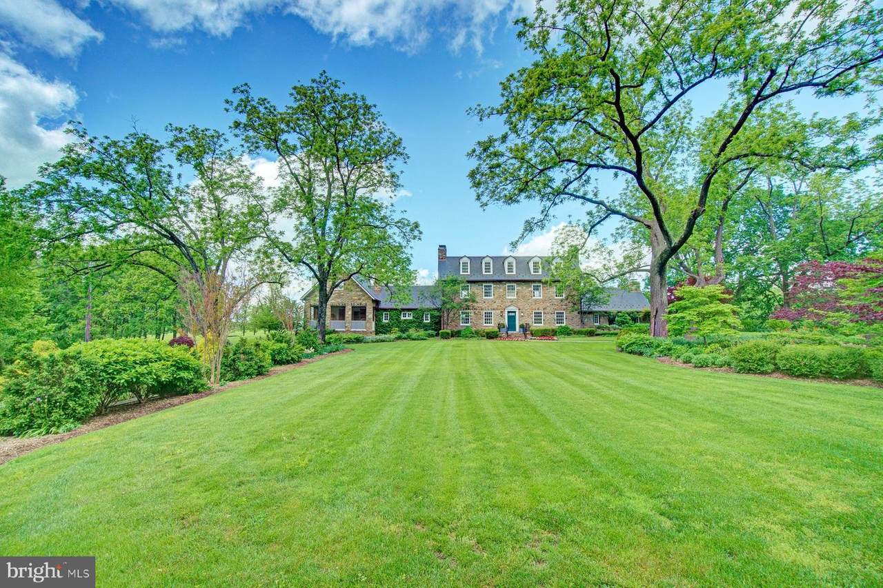 22941 Foxcroft Road - Photo 1