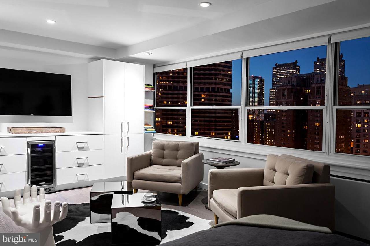 1810 Rittenhouse Square - Photo 1