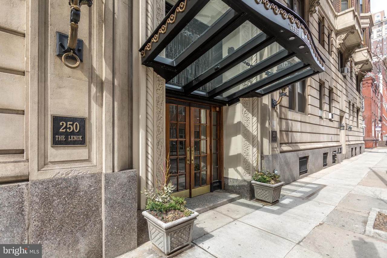 250 13TH Street - Photo 1