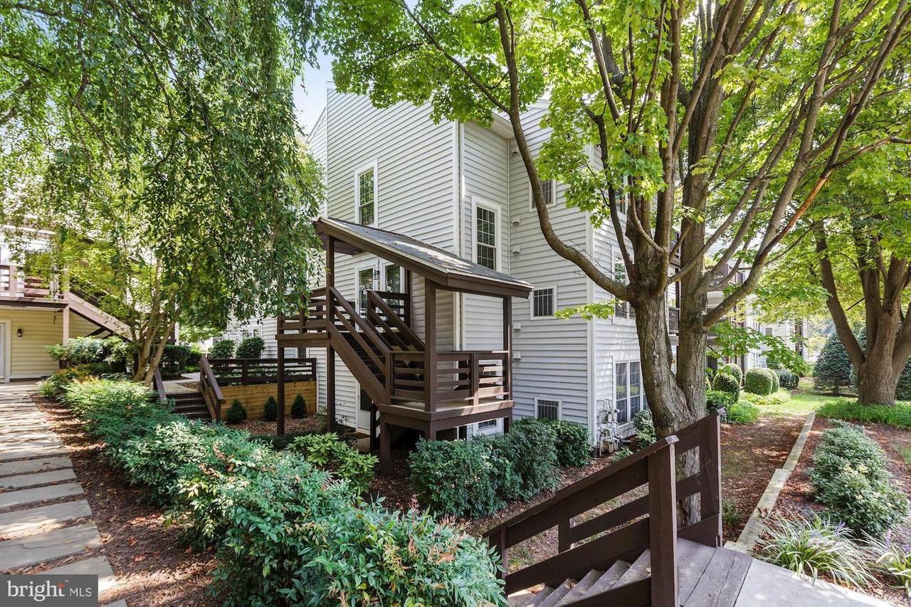 10157 Oakton Terrace Road - Photo 1