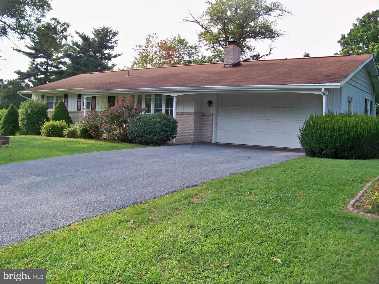 9 Dennis Drive - Photo 1
