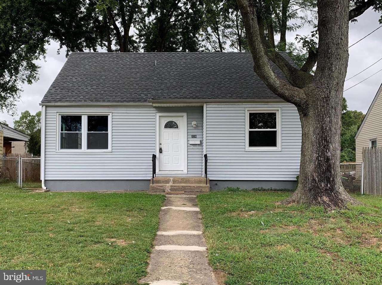 228 Phillips Avenue - Photo 1