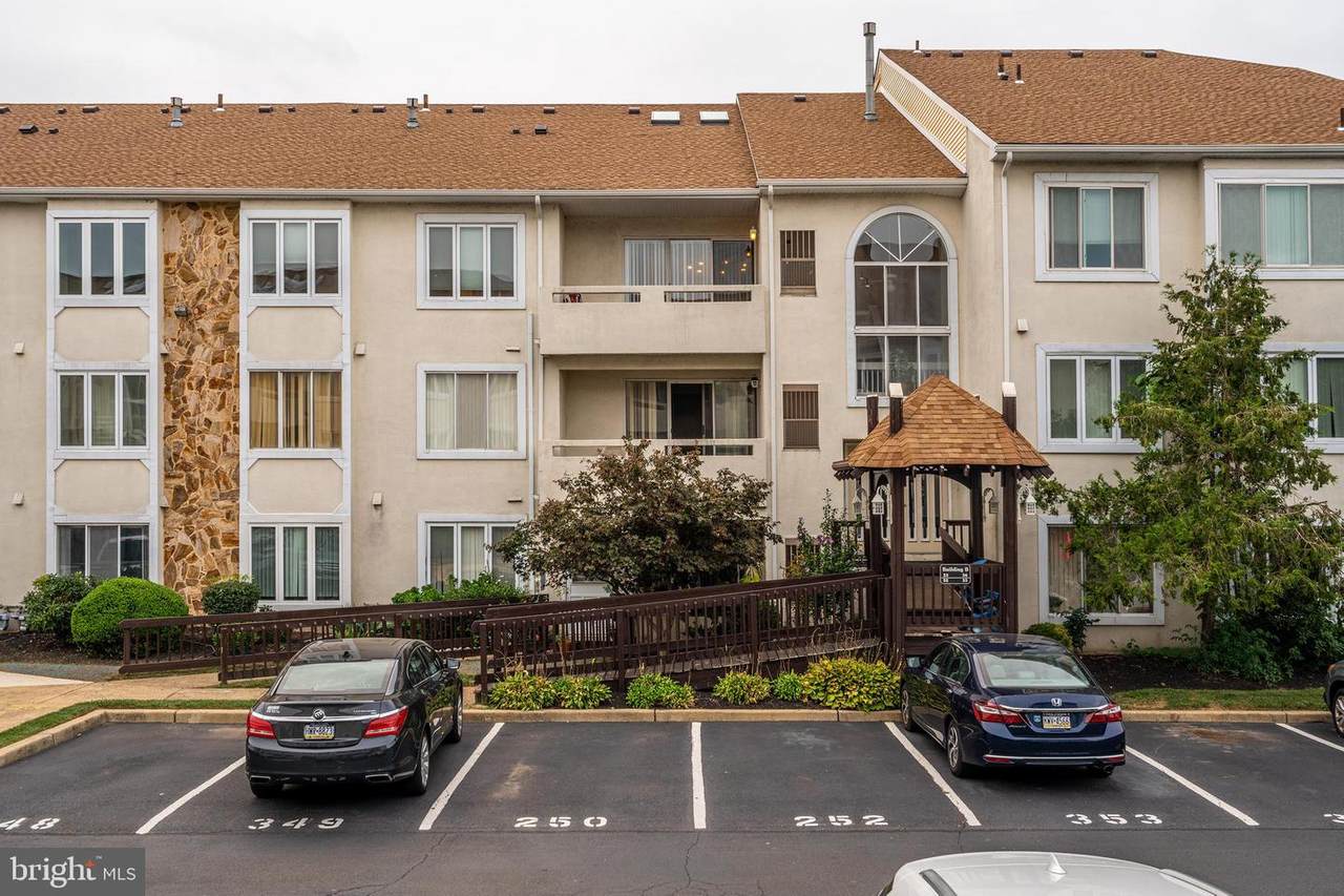 33 Bonnie Gellman Court - Photo 1