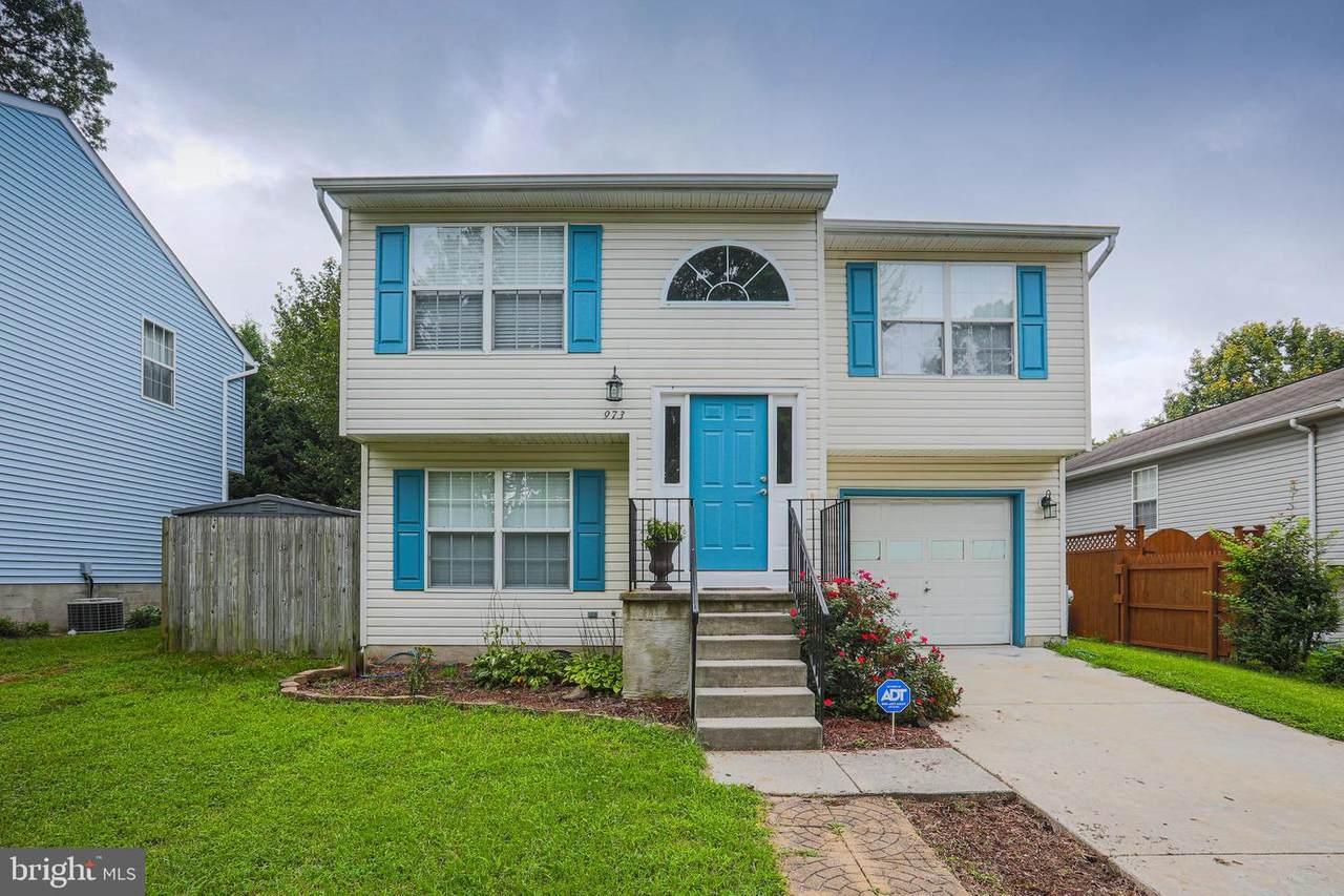 973 10TH Street - Photo 1