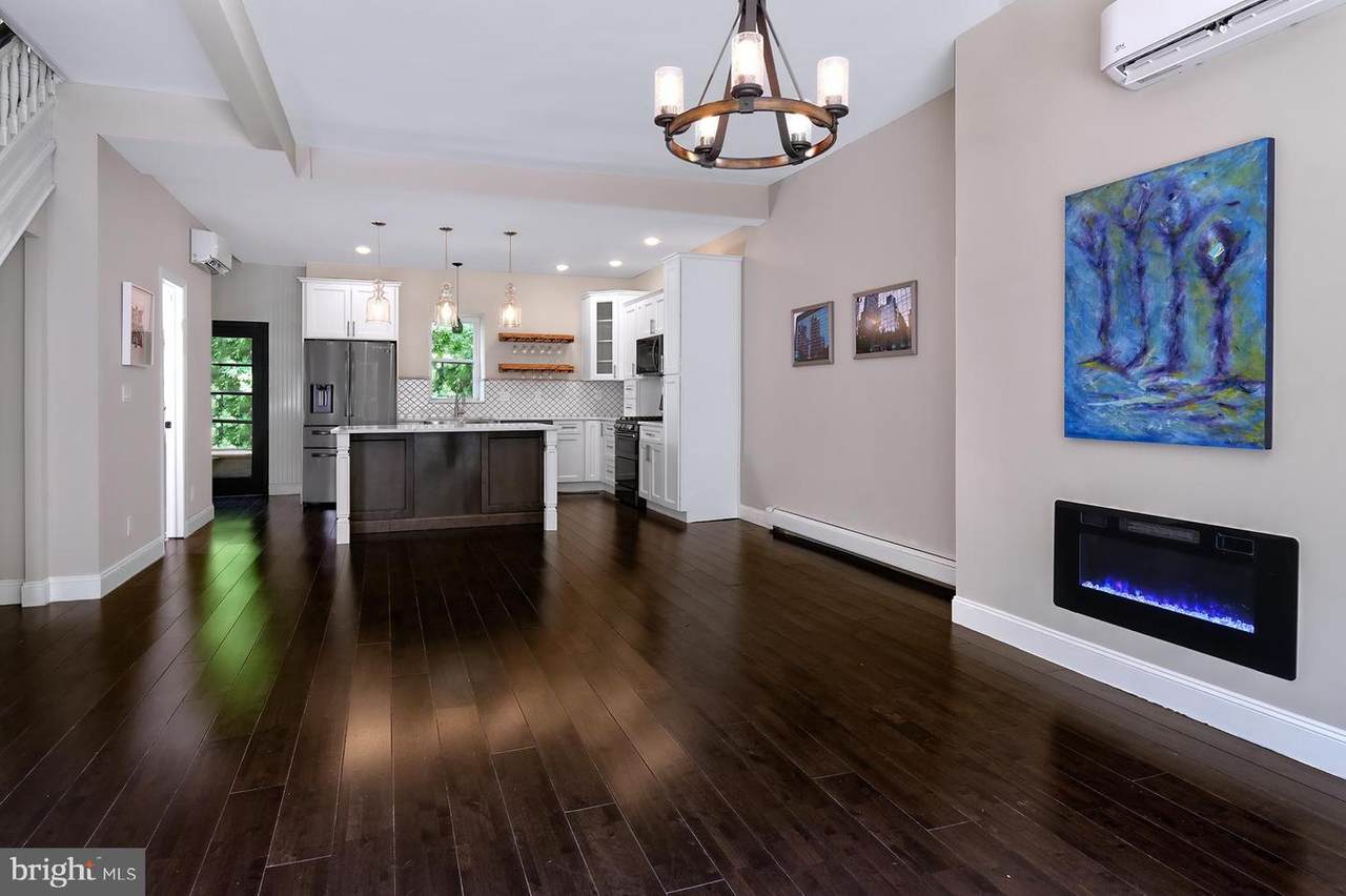 21 Leigh Avenue - Photo 1