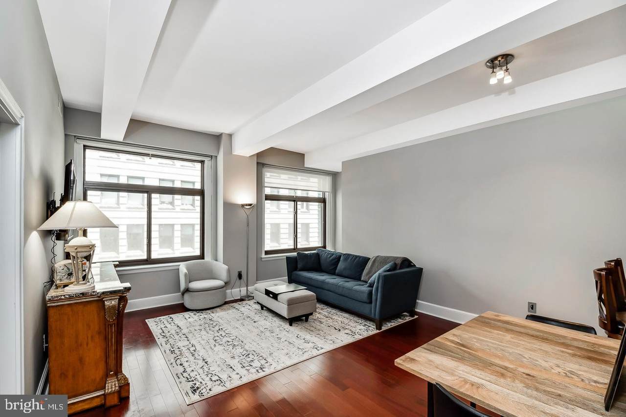 1500 Chestnut Street - Photo 1